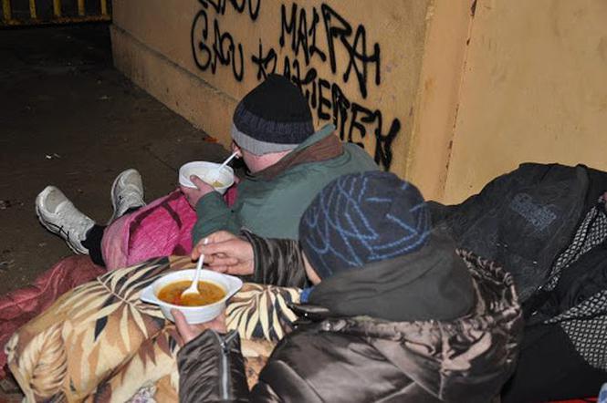 Lublin - pomoc bezdomnym, ruszyły wzmożone działania Gorącego Patrolu 