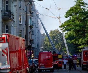 Pożar w Poznaniu. Wielu strażaków rannych. W czasie działań gaśniczych doszło do eksplozji [ZDJĘCIA].