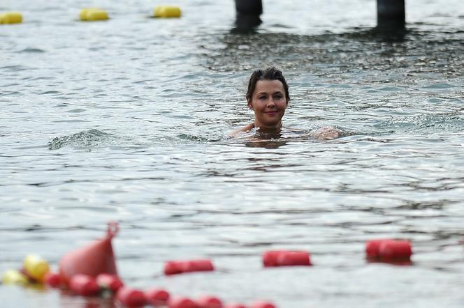 Wygina śmiało ciało