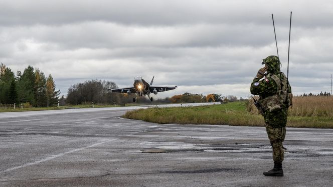 Kanadyjskie CF-18 i CC-130 w Krajach Bałtyckich