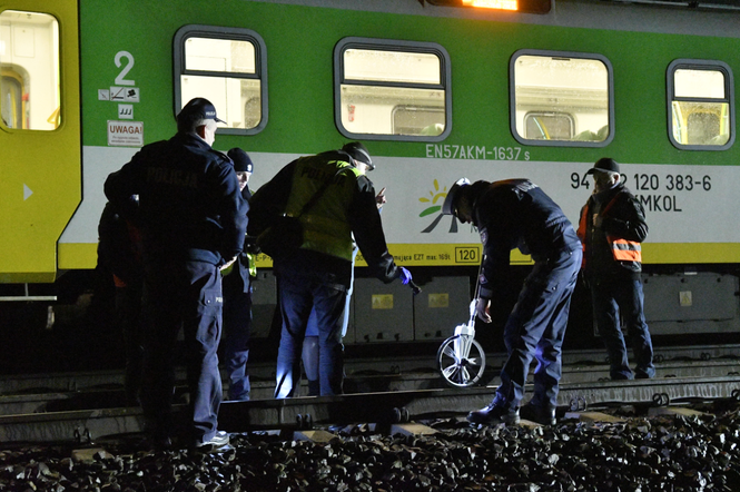 Makabra na torach w Ursusie. 18-latek rozjechany przez pociąg. Szczątki były niemal wszędzie