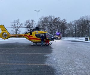   Przecinał beczki szlifierką, doszło do wybuchu. Poważnie ranny mężczyzna po wypadku koło Rawicza