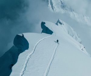 Andrzej Bargiel zjechał na nartach z Mount Everest