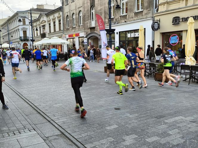 Rossmann Run 2025. Tłumy biegaczy wzięły udział w biegu ulicą Piotrkowską