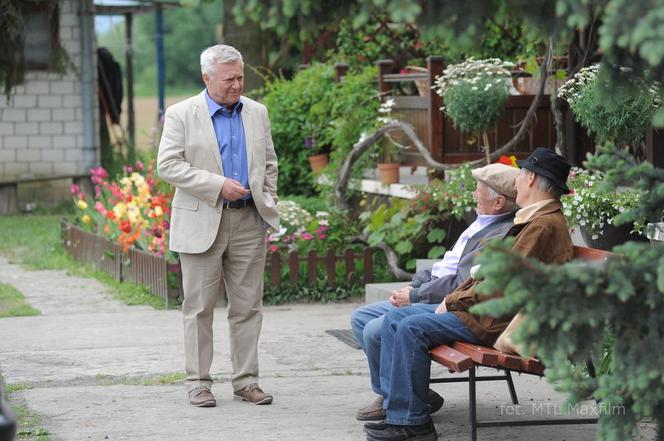 M jak miłość odc. 1014. Lucjan (Witold Pyrkosz), Kisiel (Jerzy Próchnicki), Stanisław (Włodzimierz Matuszak)