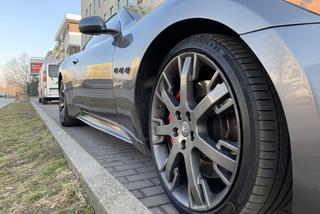 MiłyPan jeździ sportowym Maserati GranTurismo