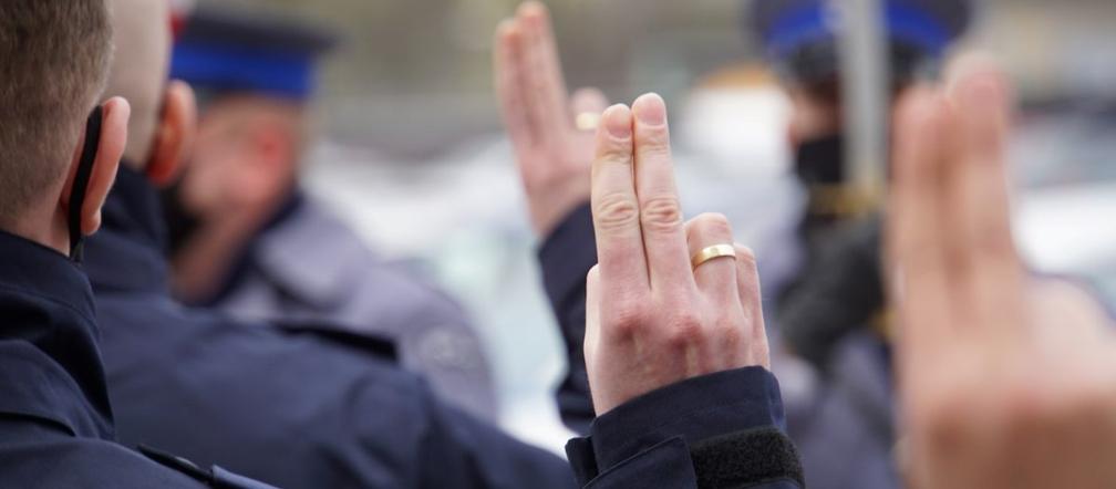 Ponad stu nowych policjantów na Warmii i Mazurach