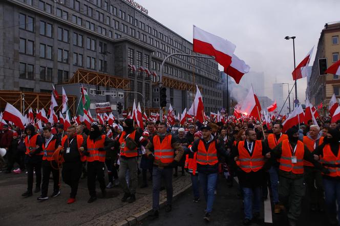 Marsz Niepodległości 2023 Warszawa. ZDJĘCIA. Tak stolica wygląda 11 listopada! GALERIA cz. 1