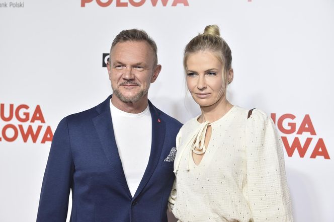 Edyta Pazura uciekła z Polski. Zamiast w sukienkę wskoczyła w kołdrę!