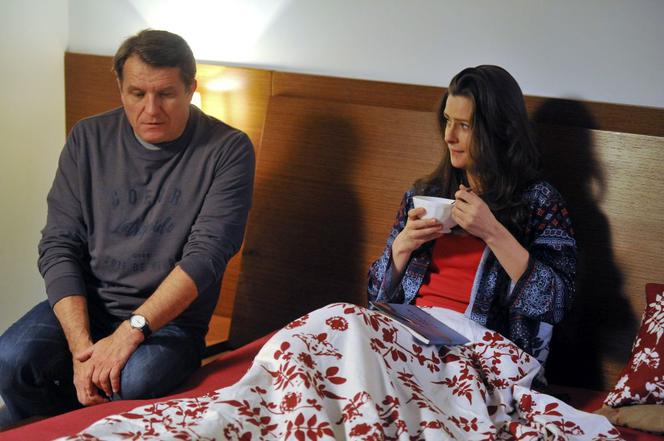 Na Wspólnej odcinek 2704, Marek (Grzegorz Gzyl), Natalia (Laura Breszka)