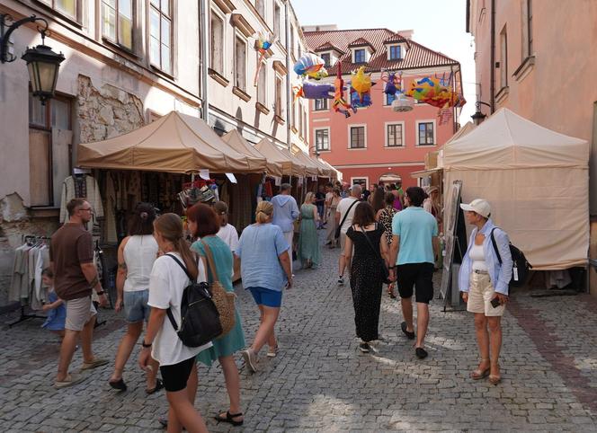 Ostatni dzień festiwalu Re:tradycja - Jarmark Jagielloński 2024. Odwiedziliśmy Błonia pod zamkiem i stoiska wystawców