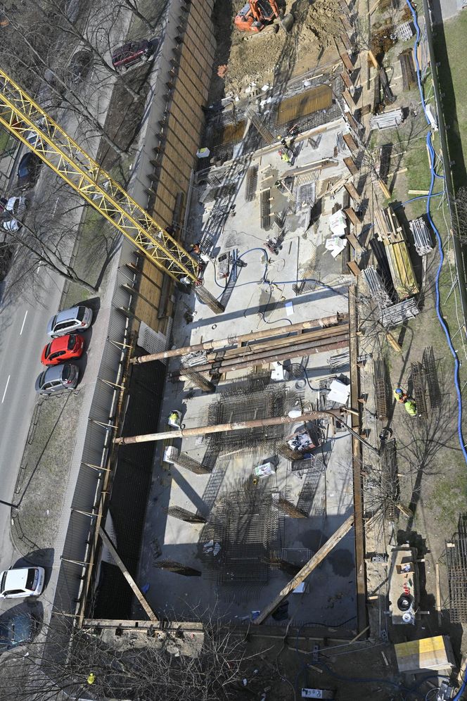 Deweloper buduje apartamentowiec tuż pod ich oknami. „Ten blok zasłoni nam świat”