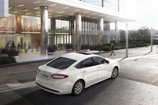 Ford Mondeo Hybrid 2015