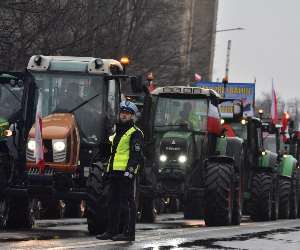 Protest rolników 2024. Ciągniki rolników blokują wjazdy do Poznania