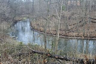 To najdłuższa rzeka województwa. Nazywana jest królową Warmii i Mazur