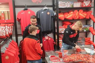 Widzew zorganizował spotkanie kibiców z piłkarzami. Zobacz, ilu fanów przyszło poznać swoich idoli 