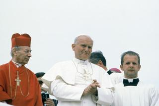 Tak się zmieniał Stanisław Dziwisz