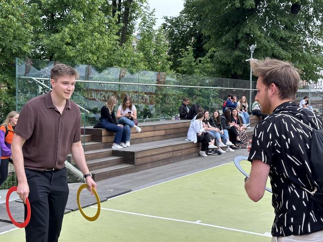 Juwenalia UEK 2024. Strefa Radia ESKA. Tłumy studentów na Koncercie Głównym