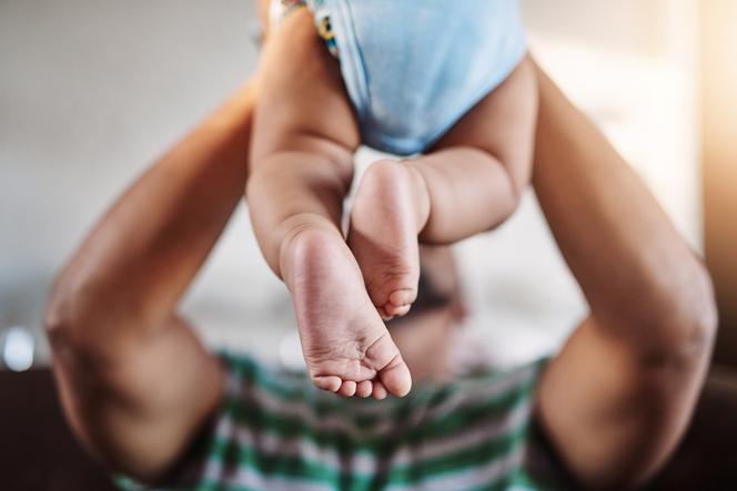19 pomysłowych prezentów dla taty niemowlaka na pierwszy dzień ojca