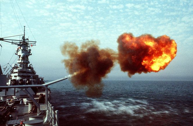 Trump rozważa powrót pancerników do US Navy. Czy era wielkich dział wróci na ocean?