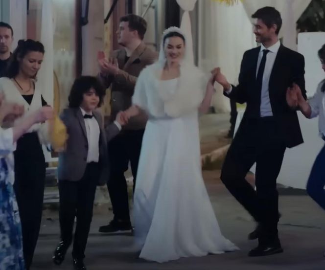 Yusuf na weselu Nany i Poyraza w "Dziedzictwo" (EMANET)