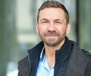 Kossakowski zaczyna nowy etap w życiu. Spotkało go wielkie szczęście! Gratulacje!