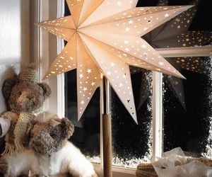 Świetlne dekoracje na Boże Narodzenie