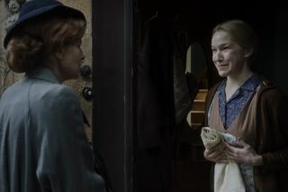 Dom pod Dwoma Orłami odc. 10. Zofia Szablewska (Karolina Gruszka), Rysia (Klara Williams)