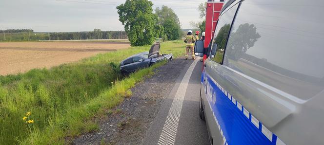 ​Auto zniszczone, kierowca w szpitalu