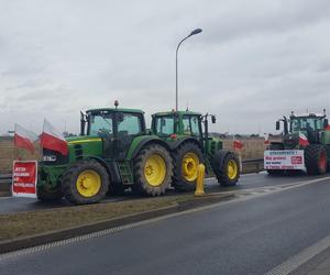 ​Na S5 koło Leszna zaczęła się druga doba rolniczego protestu