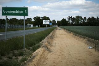 Bezpieczniej z Leszna do Gronówka. Nowa ścieżka rowerowa w budowie [ZDJĘCIA]