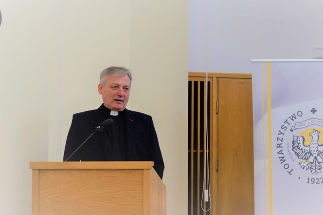 Człowiek i zwierzę – gdzie przebiega granica relacji? [AUDIO + GALERIA]