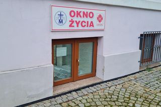 Noworodek w oknie życia na Śląsku. „Każde uratowane życie to cud”