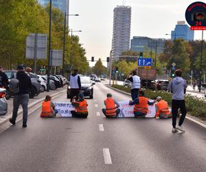 Ostatnie Pokolenie sparaliżowało centrum Warszawy