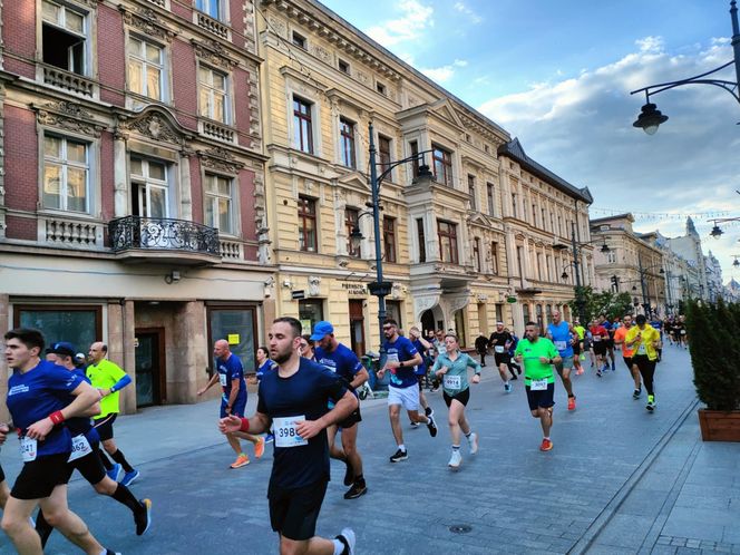 Rossmann Run 2025. Tłumy biegaczy wzięły udział w biegu ulicą Piotrkowską