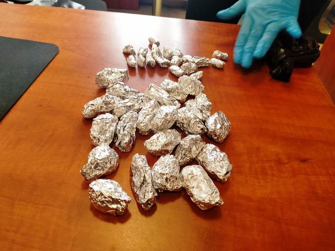 Diler z Brzeskiej zatrzymany. Na Pradze-Północ wciąż wyłapują zaangażowanych w narkobiznes