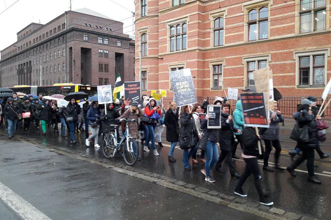 Protest pracowników sądów we Wrocławiu