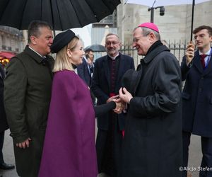 Marta Nawrocka w katedrze Notre Dame w Paryżu