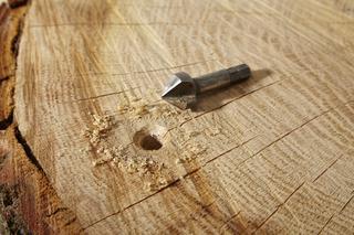 Wiszący stolik z plastra drewna jak zrobić