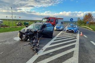 Skołoszów. Nie chciała zderzyć się z sarną, wjechała w ciężarówkę