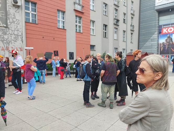 Protest kobiet w Bydgoszczy po śmierci ciężarnej pani Doroty. „Chcemy żyć w Europie XXI wieku”