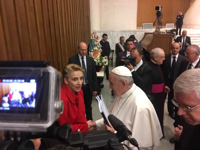 Posłanka z Torunia spotkała się z papieżem Franciszkiem. Przekazała mu raport dotyczący pedofilii w kościele