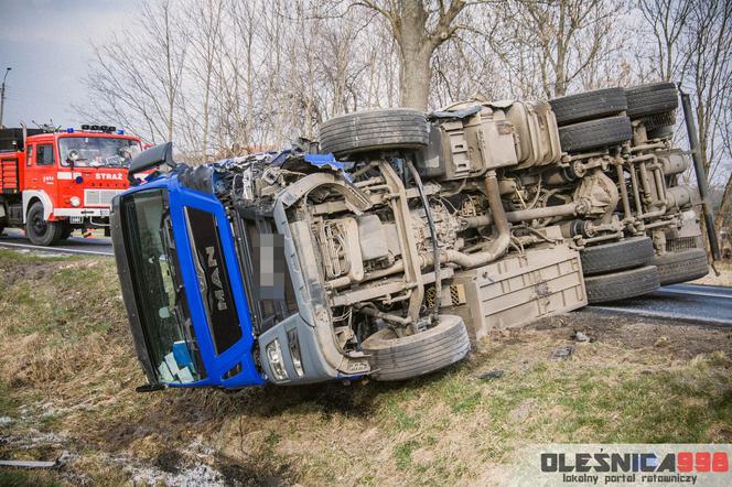 Straszny wypadek pod Wrocławiem. Młody kierowca nie żyje, 20-latka w stanie krytycznym