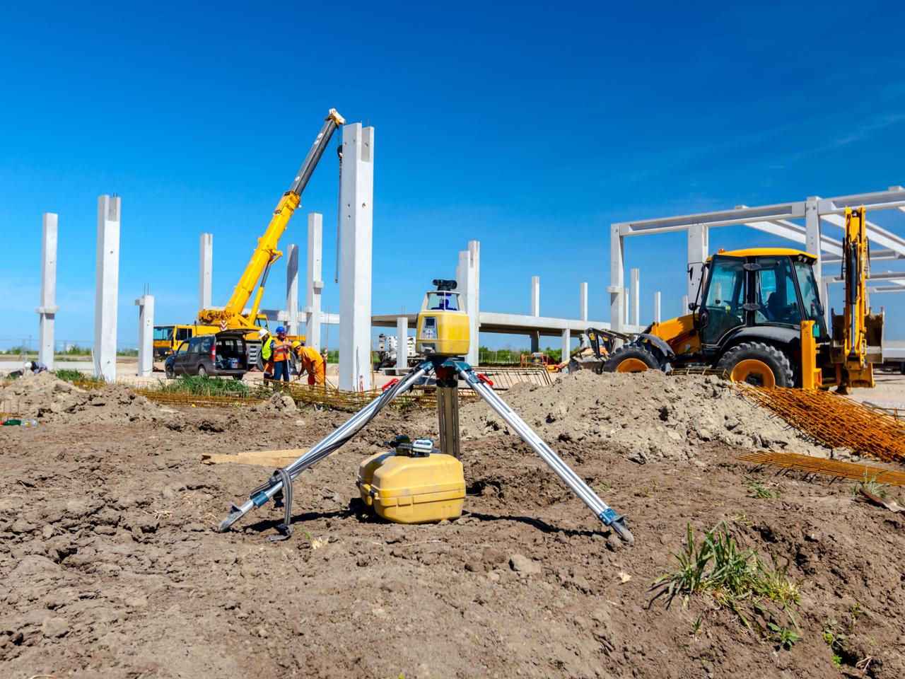 Prawidłowe rozpoznanie podłoża gruntowego pod budowę obiektów komercyjnych