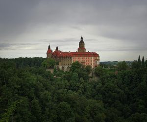 Najbardziej mroczne miasto w Polsce. Jak scenografia do thrillera 