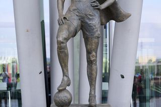 W Gdańsku odsłonięto pomnik piłkarki. „Piłka nożna jest kobietą” 