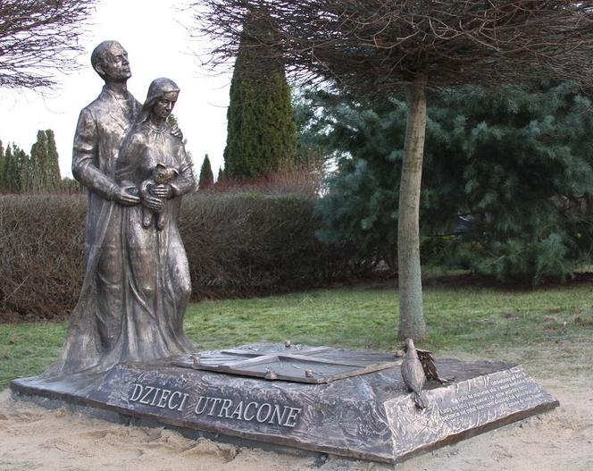 Grób i Pomnik Dzieci Utraconych na Nowym Cmentarzu w Słupsku