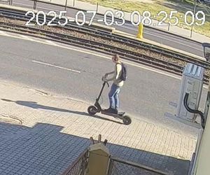 Wypadek w Bydgoszczy. Hulajnogą potrącił 76-latka i uciekł. Senior trafił do szpitala 
