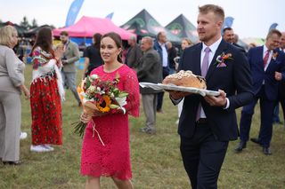 Korowód dożynkowy na dożynkach wojewódzkich 2025 w Świdniku