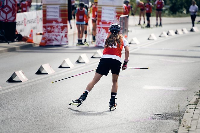 W pierwszym dniu zawodów o Puchar Polski w biegach na nartorolkach Marwe Cup zawodnicy wzięli udział w sprincie techniką dowolną